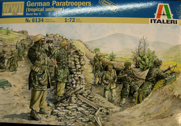 GERMAN PARATROOPERS UNIFORMS AND EQUIPMENT 1936-1945 VOLUME 2: HELMETS, EQUIPMEN GERMAN PARATROOPERS UNIFORMS AND EQUIPMENT 1936-1945 VOLUME 2: HELMETS, EQUIPMEN